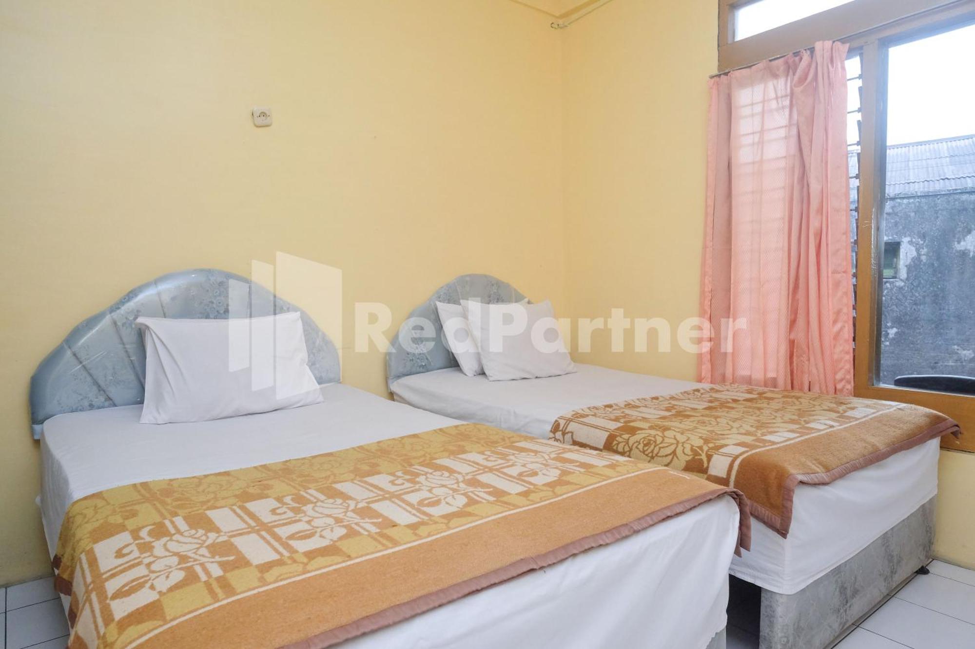 Hotel Sido Langgeng Tawangmangu Mitra Reddoorz Esterno foto
