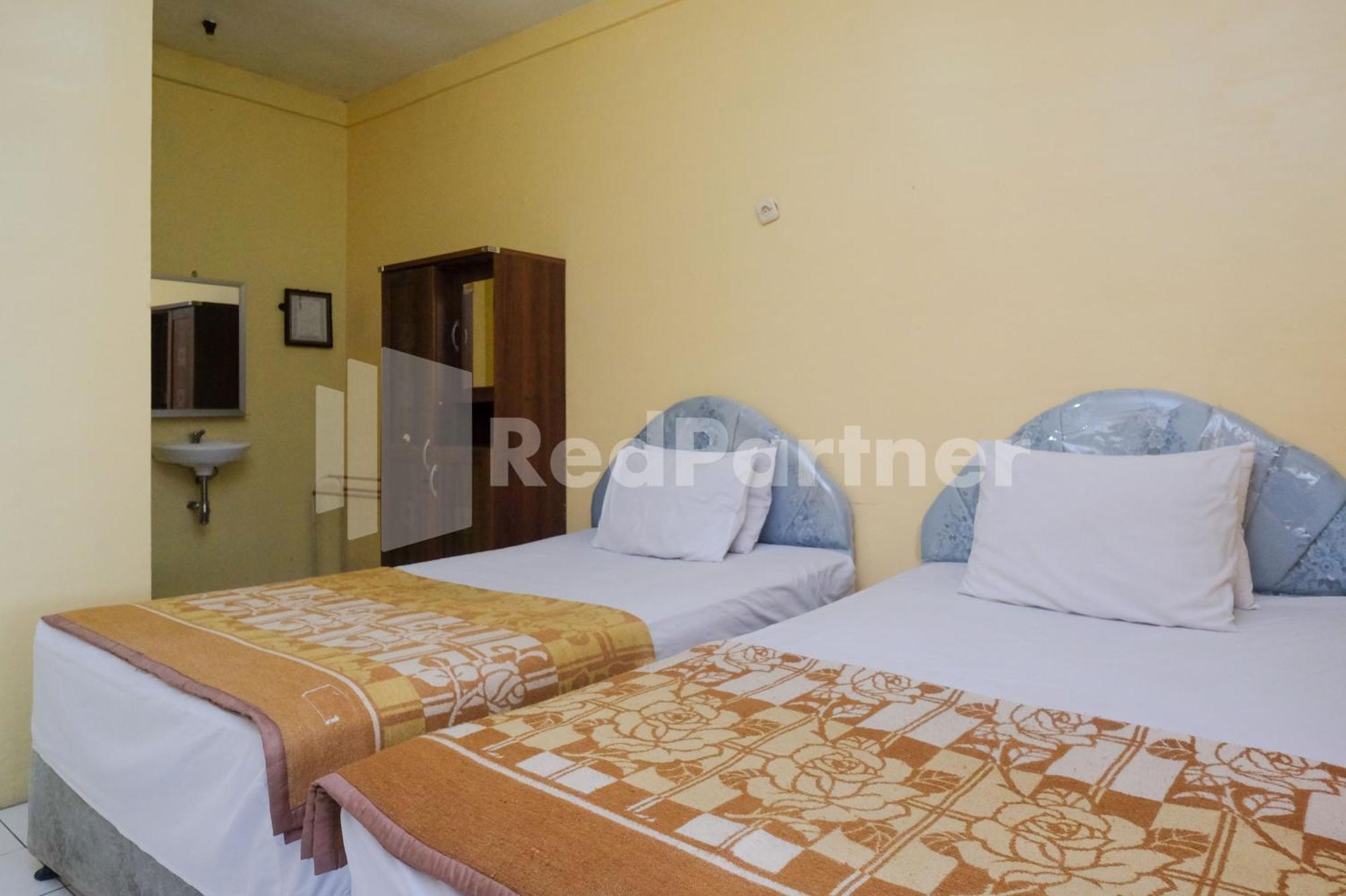 Hotel Sido Langgeng Tawangmangu Mitra Reddoorz Esterno foto
