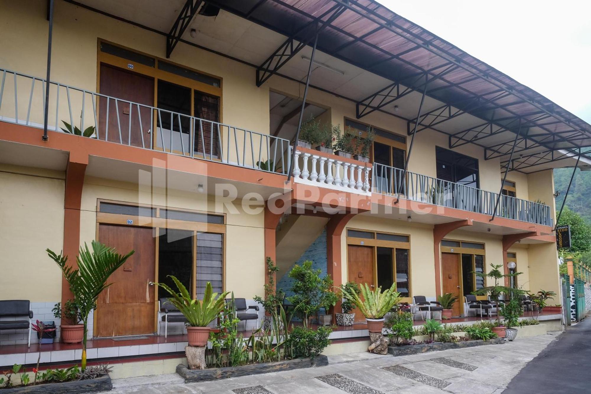 Hotel Sido Langgeng Tawangmangu Mitra Reddoorz Esterno foto